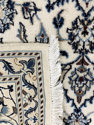 27146565f - Nain, Persien, Ende 20.Jhd, Wolle auf Baumwolle, ca. 230 x 164 cm, EHZ: 2 Schätzpreis: ...