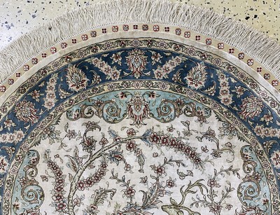 27146646a - Hereke Seide fein, China, Ende 20.Jhd, reine Naturseide, Durchmesser: ca. 95 cm, ...