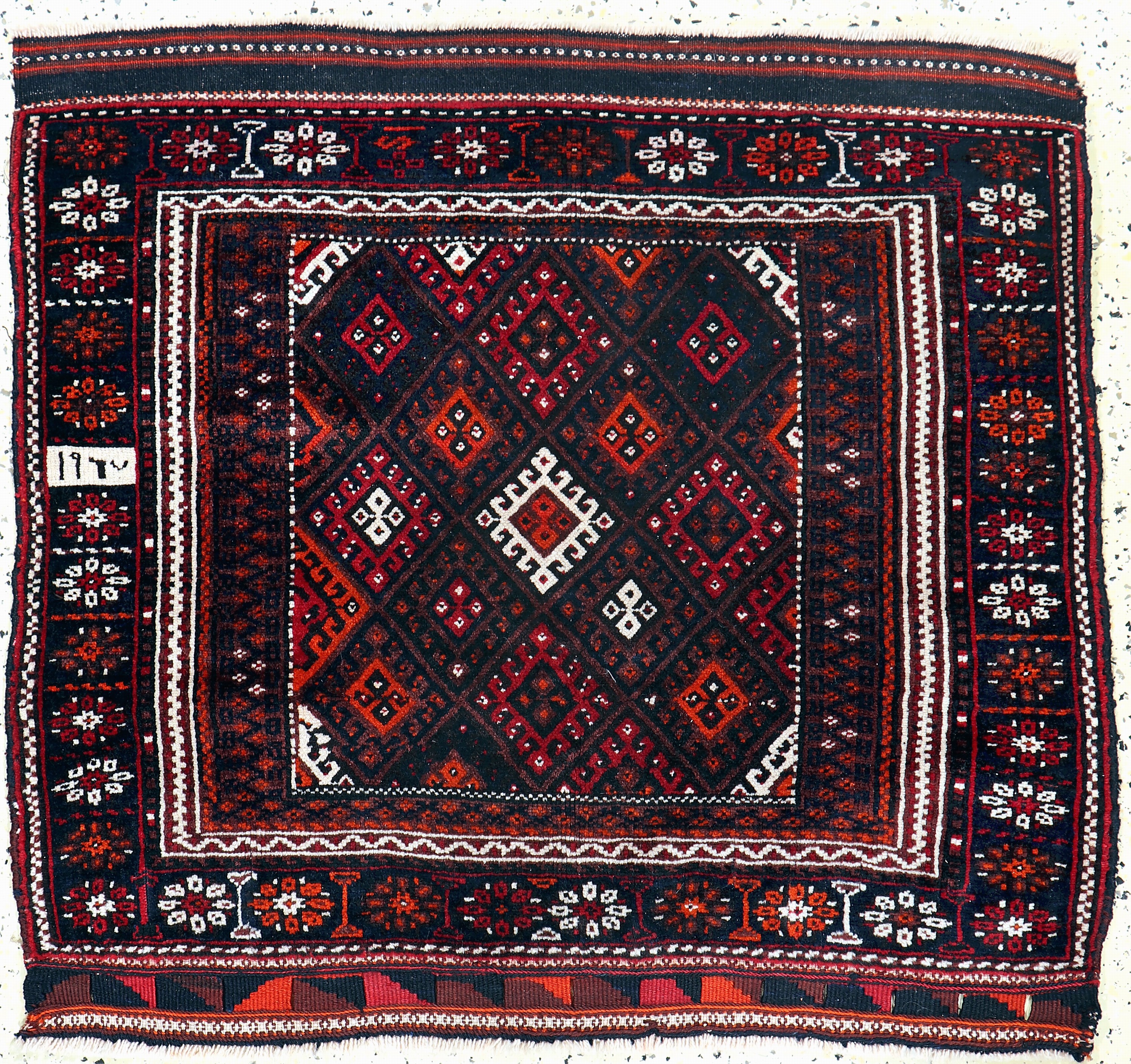 Image 27146717 - Jaf Taschenfront, Persien, datiert 1927 , Wolle auf Wolle, ca. 95 x 102 cm, EHZ: 2 ...