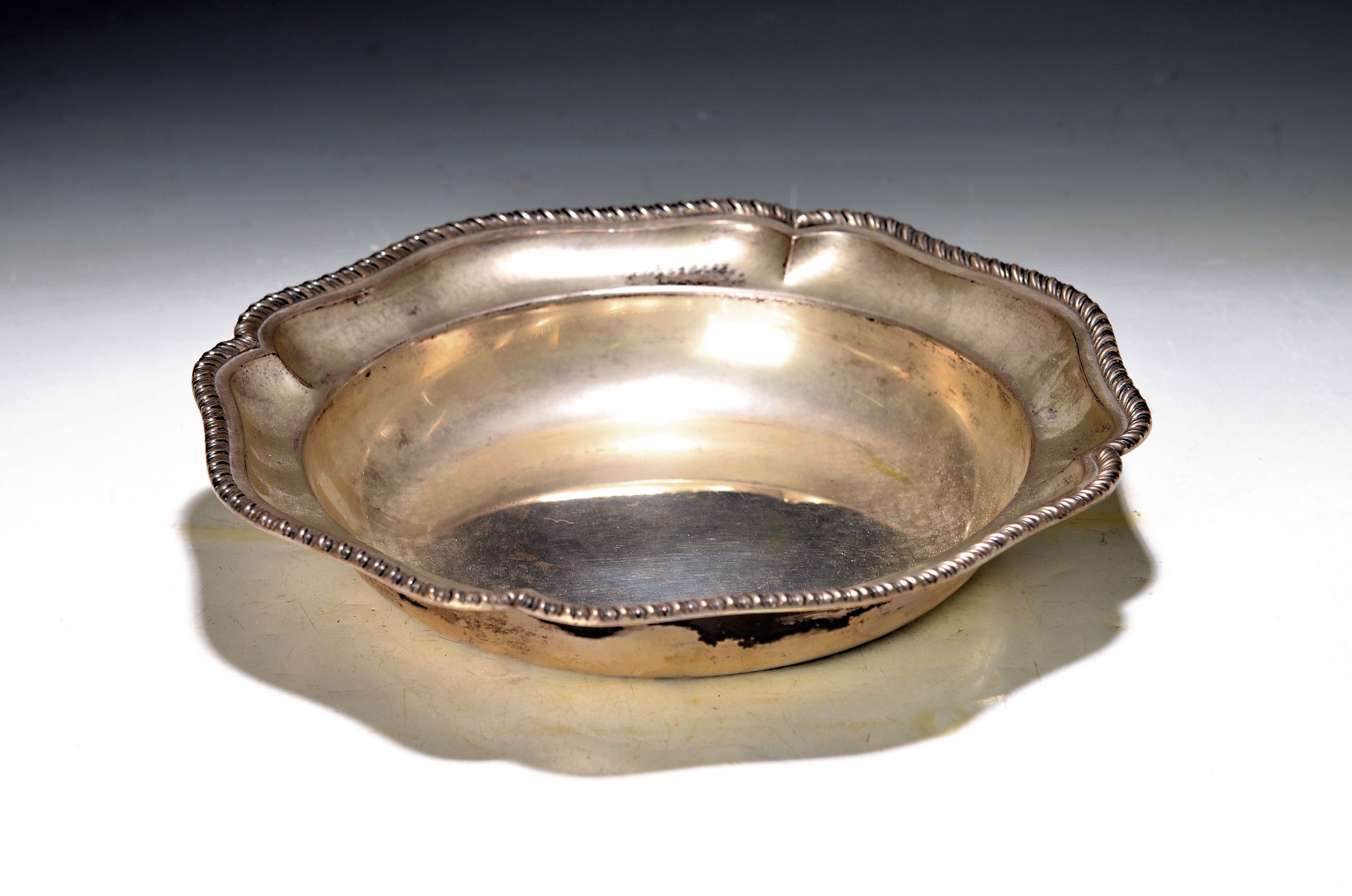 Image 27146733 - Silberschüssel, Padua, Italien, nach 1968, 800er-Silber, vielpassige Wandung, 578 g, D. ...
