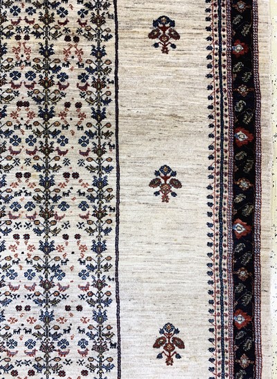 27146768d - Gabbeh fein Loribaft, Persien, Ende 20.Jhd,Korkwolle auf Wolle, ca. 298 x 194 cm, EHZ: ...