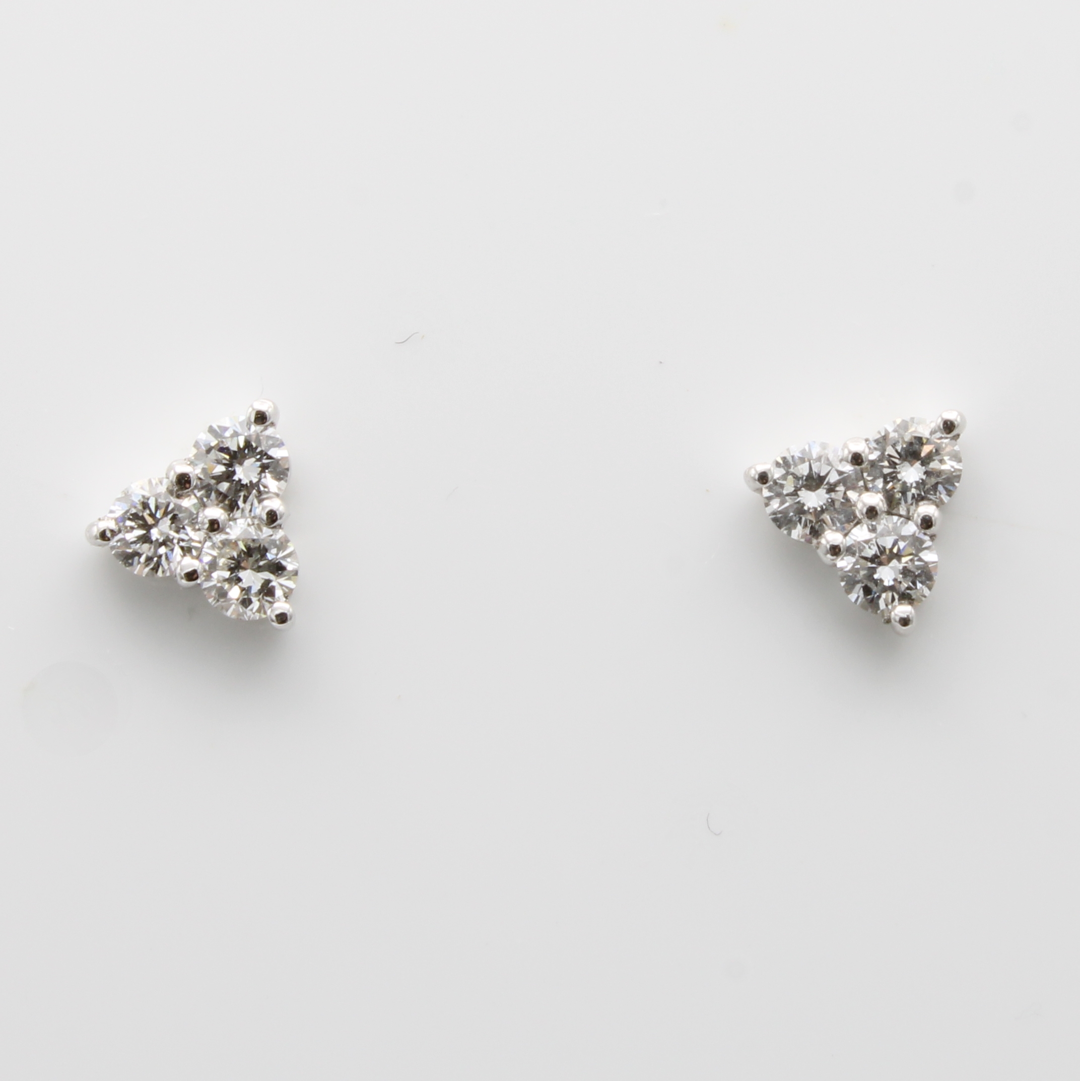 Image 27146837 - Paar Ohrstecker mit Brillanten, WG 750/000, 6 Brill. zus. ca. 0.66 ct TW-Weiß/si