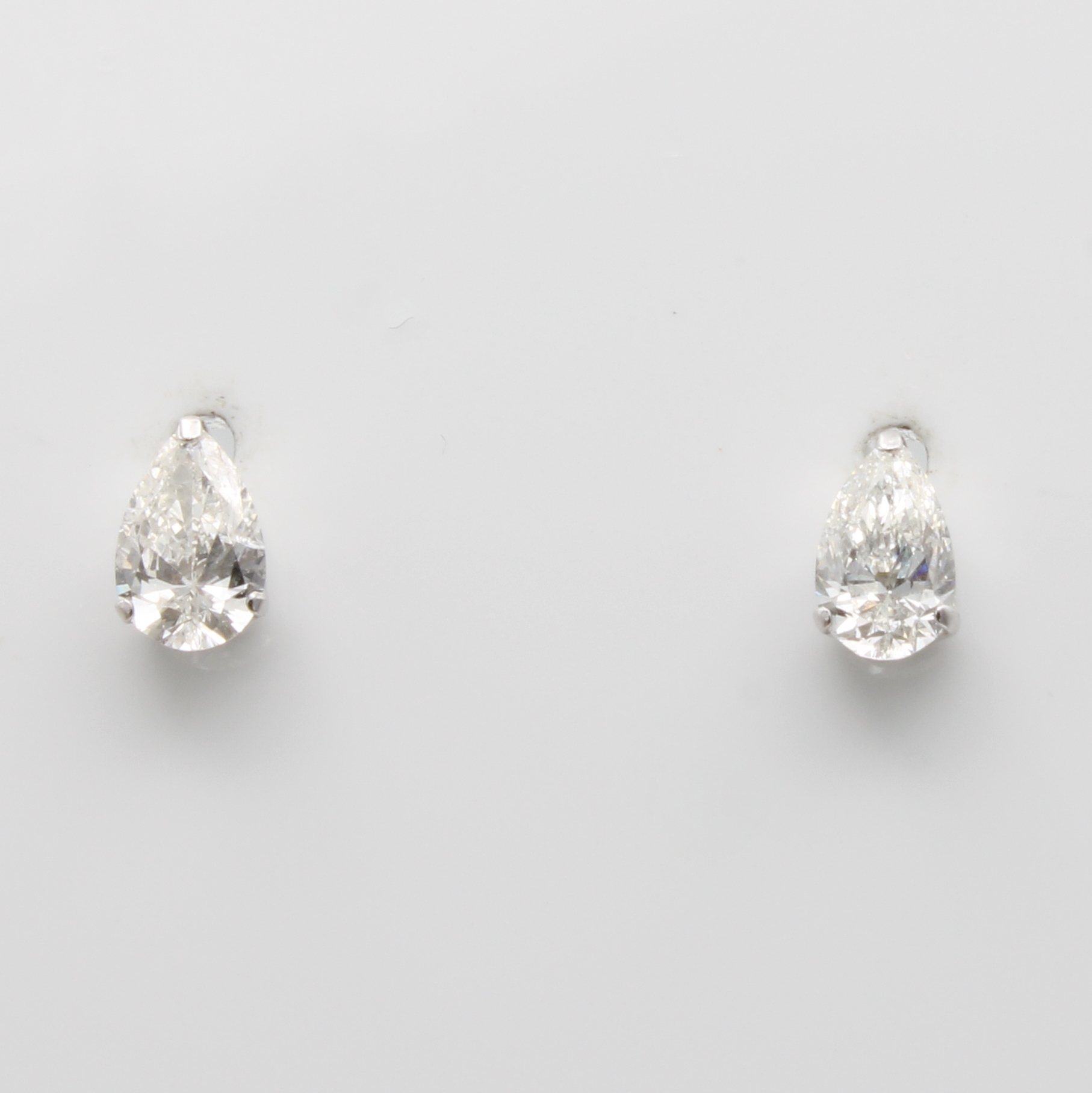 Image 27146840 - Paar Ohrstecker mit Diamanttropfen, WG 750/ 000, 2 Diamanten zus. ca. 0.86 ct Weiß/p