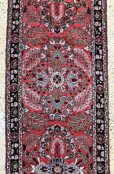 27147063b - Sarogh alt, Persien, Mitte 20.Jhd, Wolle auf Baumwolle, ca. 610 x 82 cm, EHZ: 2 ...