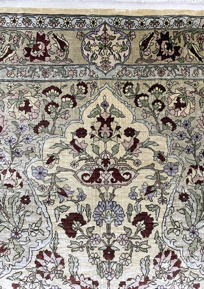 27147083c - Hereke Seide fein signiert, Türkei, Mitte 20.Jhd, reine Naturseide, ca. 90 x 60 cm, ...