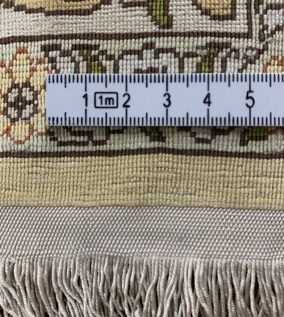 27147088e - Hereke Seide fein signiert, Türkei, Mitte 20.Jhd, reine Naturseide, ca. 93 x 62 cm, ...