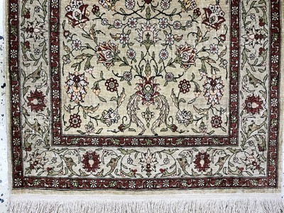 27147089b - Hereke Seide fein Türkei, signiert´Özipek´,Mitte 20.Jhd, reine Naturseide, ca. 92 x ...