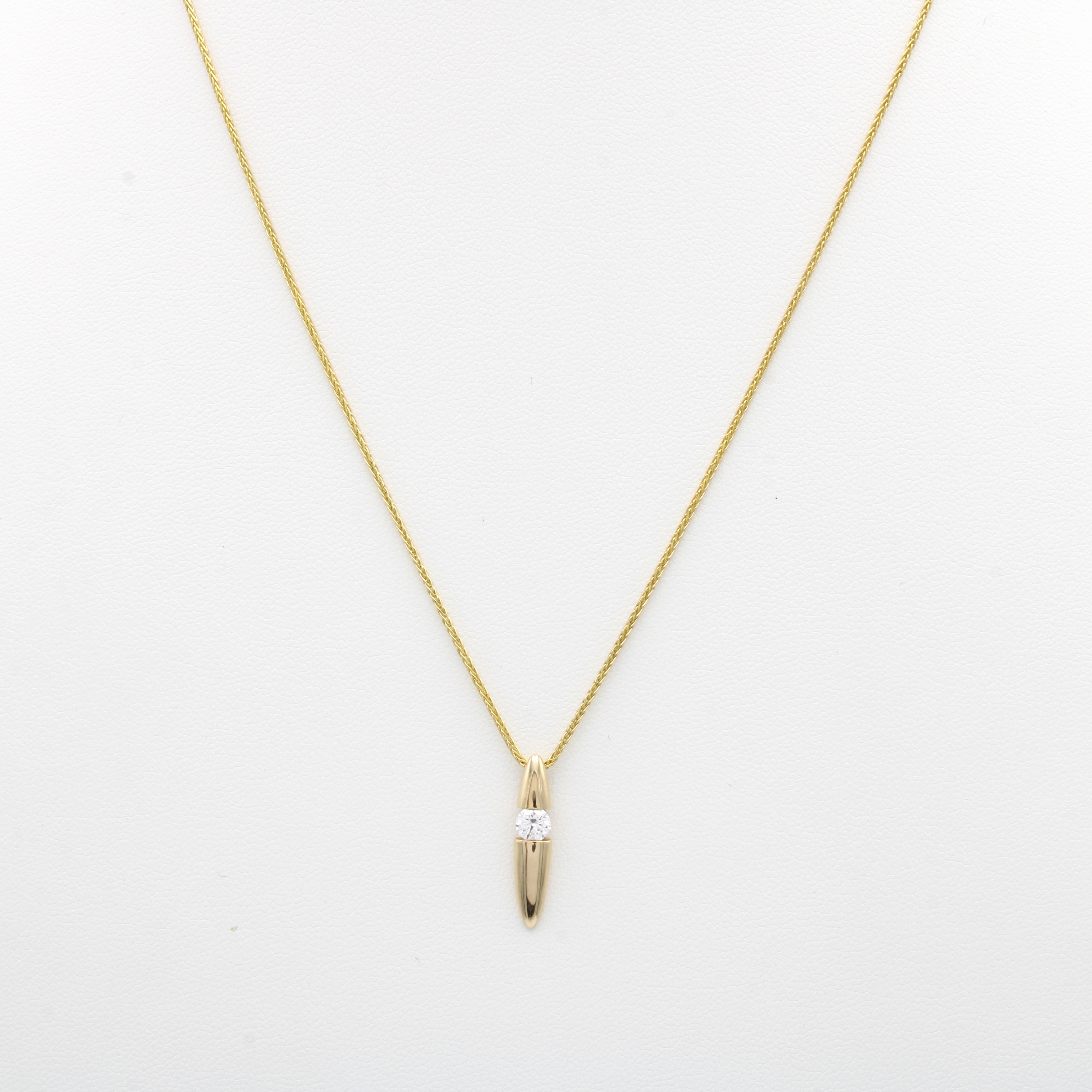 Image 27147242 - Anhänger mit Brillant an Kette, GG 585/000, anged. Navetteform, Brill. ca. 0.25 ct ...