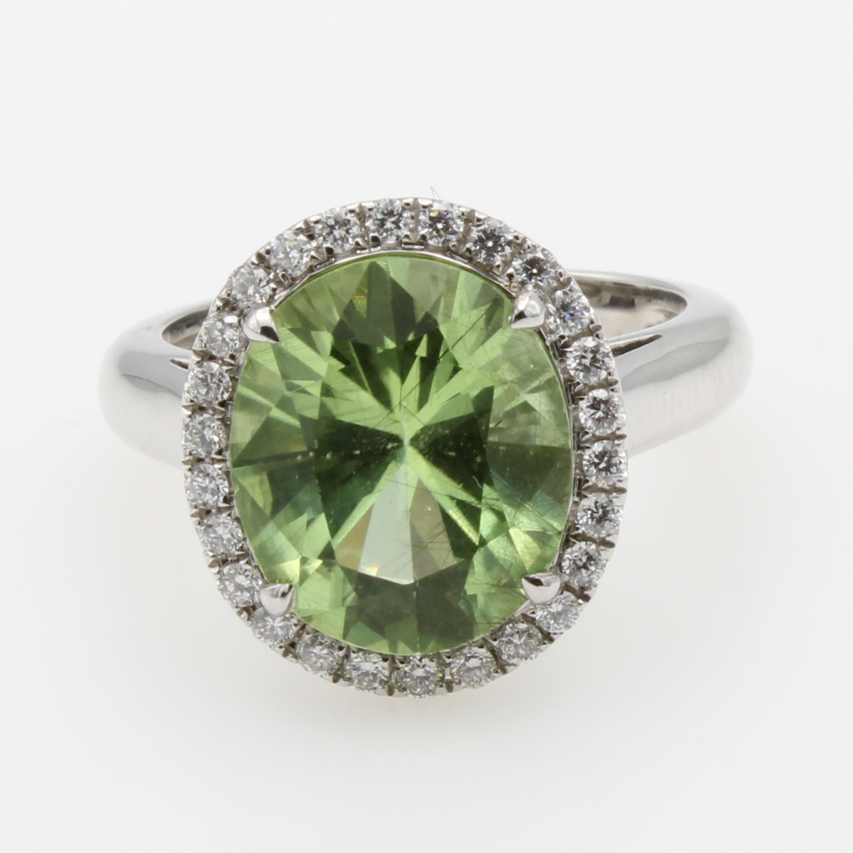 Image 27147315 - Ring mit Peridot und Brillanten, WG 750/000,fac. Peridot ca. 5.86 ct, Brill. zus. ca. ...