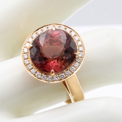 27147330b - Ring mit Turmalin und Brillanten, RG 750/000, fac. Turmalin ca. 6.57 ct, Brill. zus. ca. ...