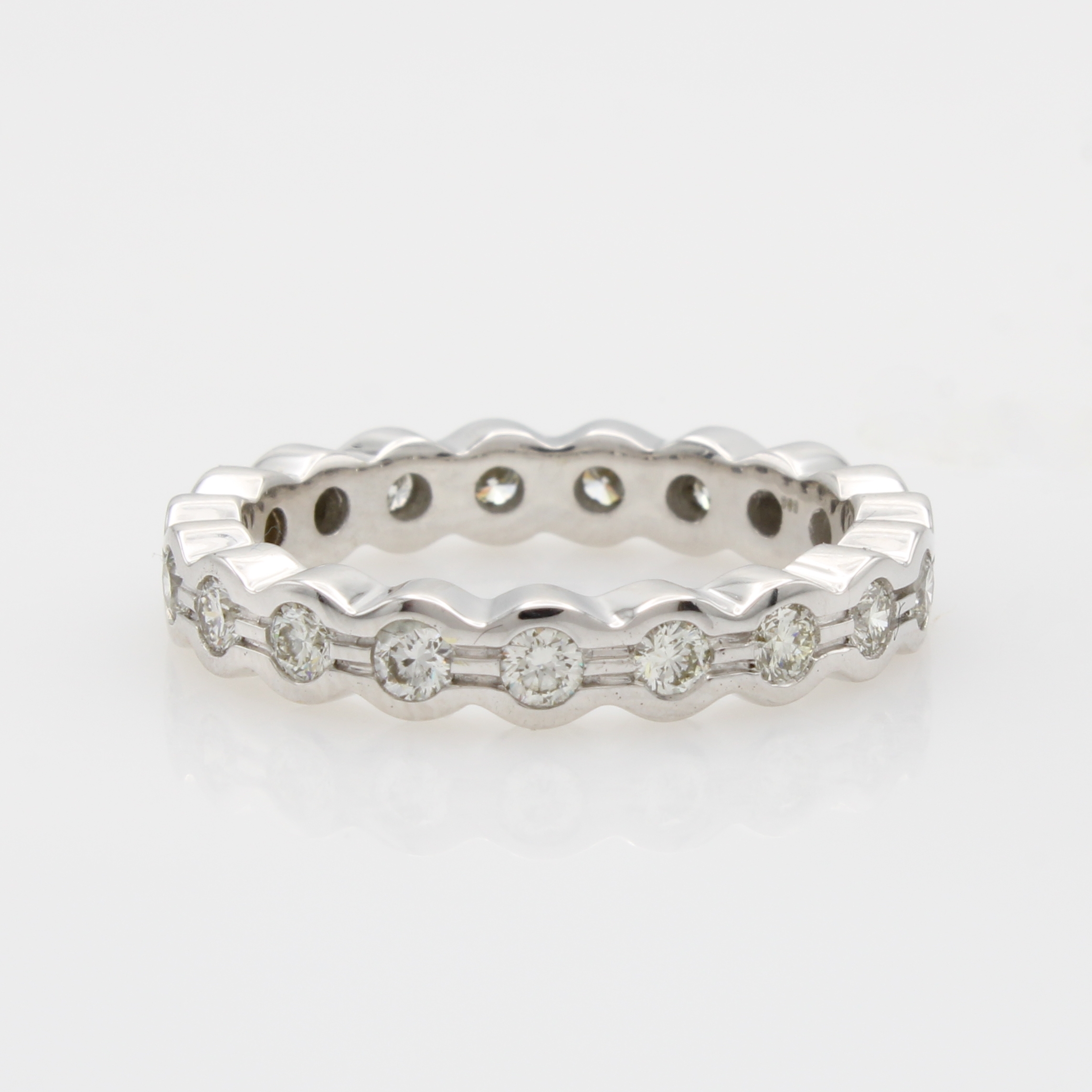 Image 27148126 - Ring mit Brillanten, WG 585/000, Schiene rundum bes. m. 19 Brill. zus. ca. 1 ct get. ...