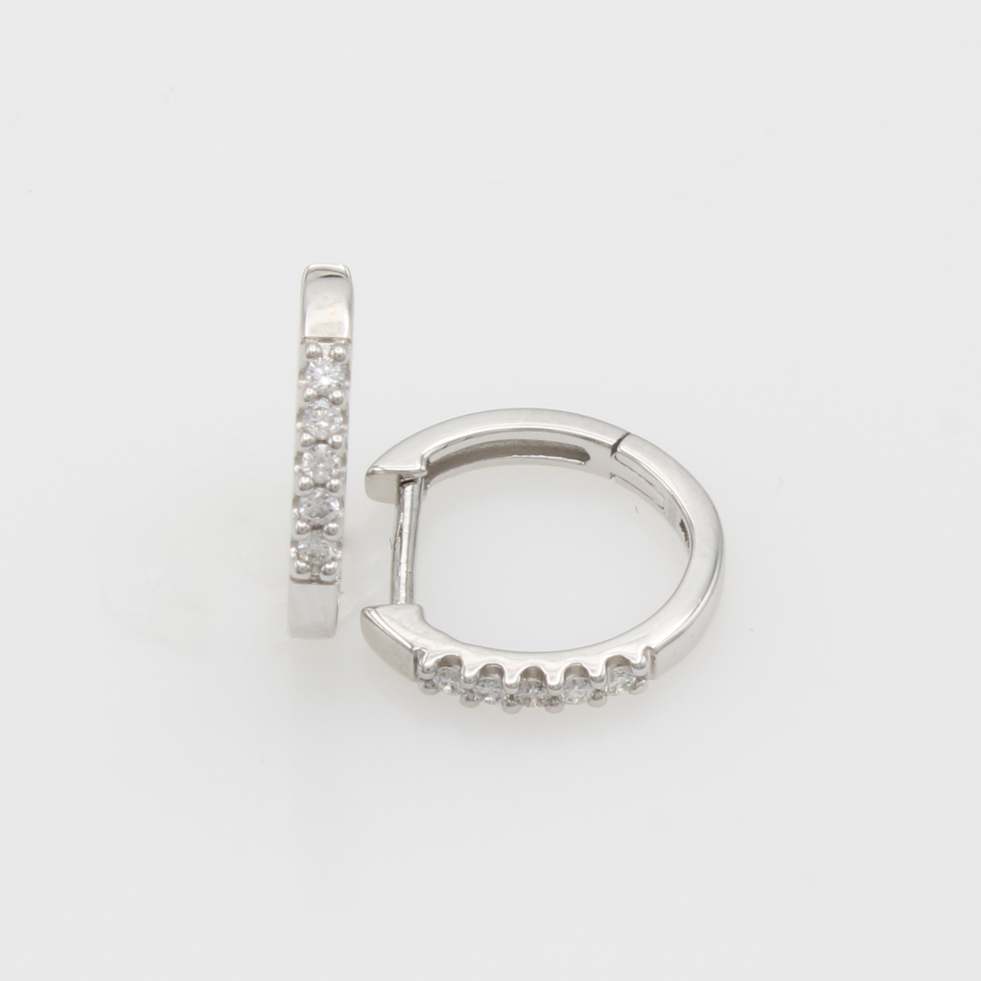 Image 27148141 - Paar Klappcreolen mit Brillanten, WG 585/000, 10 Brill. zus. ca. 0.10 ct Weiß/si ...