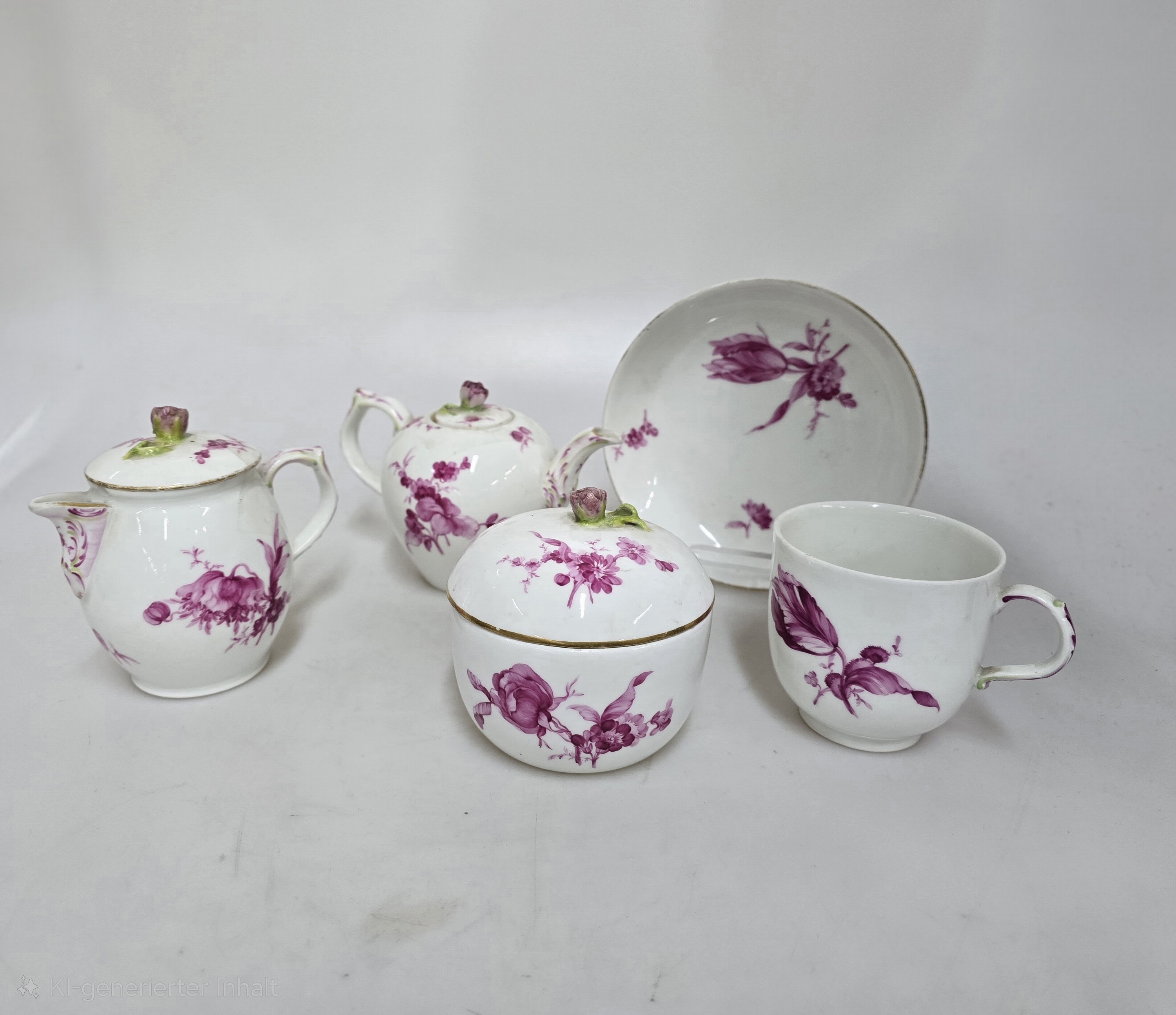 Image 27148166 - Solitaire, KPM Berlin, 18.Jh., purpur- farbene Bemalung von deutschen Blumen in alter ...