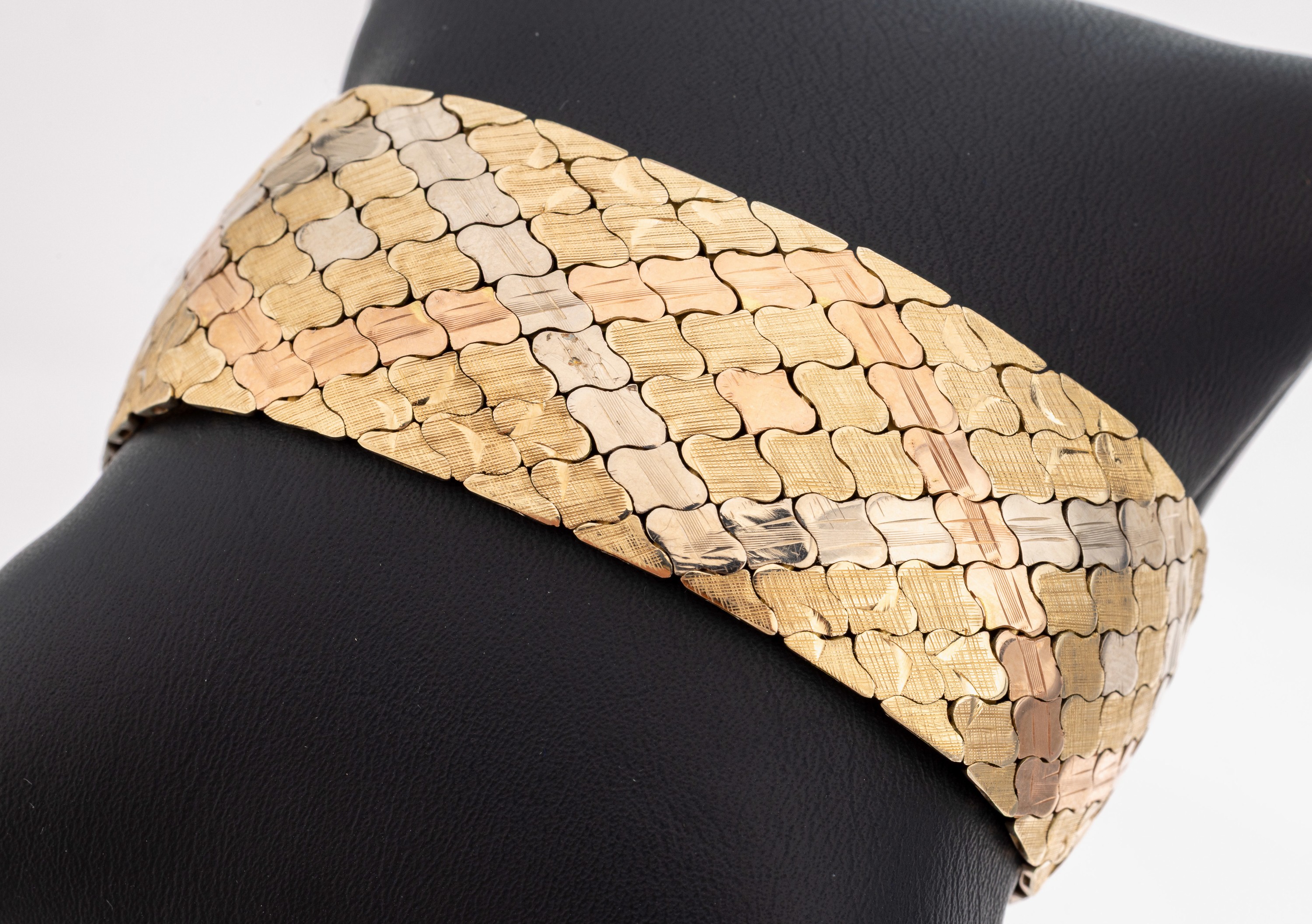 Image 27148199 - 14 kt gold bracelet , YG/WG/RG 585/000, satin finished and polished, w. approx. 2.5 cm, ...