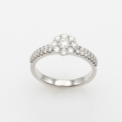 27148130a - Ring mit Brillanten, WG 585/000, blütenf. Ringkopf u. Ringschultern bes. m. Brill. zus. ...