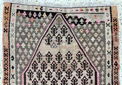 27149036a - Bakhtiar Kilim old, Persia, Anfang 20.Jhd, Wolle auf Wolle, approx. 265 x 140 cm, ...