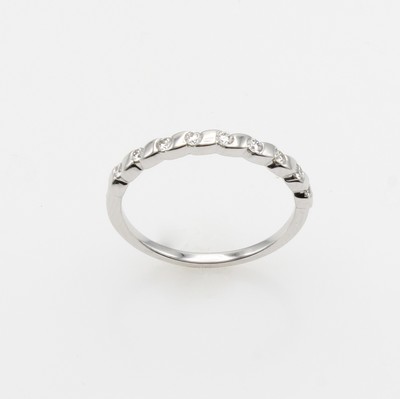 27149038a - Ring mit Brillanten, WG 750/000, 9 Brill. zus. ca. 0.20 ct Weiß/si, RW ca. 56.5 ...