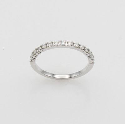 27149039a - Ring mit Brillanten, WG 750/000, 15 Brill. zus. ca. 0.30 ct Weiß/si, Krappenfassungen, ...