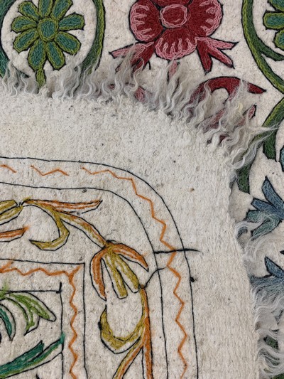 27149040e - #´Felt carpet#´old, Persia, early 20th century, wool embroidery on felt, approx. 170 x ...