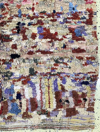 27149047a - Marokko alt, Mitte 20.Jhd, Stoffreste geknüpft auf Baumwolle, ca. 245 x 150 cm, EHZ: 2 ...
