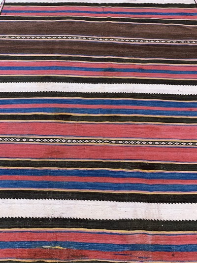 27149051d - Kurdish Kilim, Persia, early 20th century, wool on wool, approx. 304 x 143 cm, ...