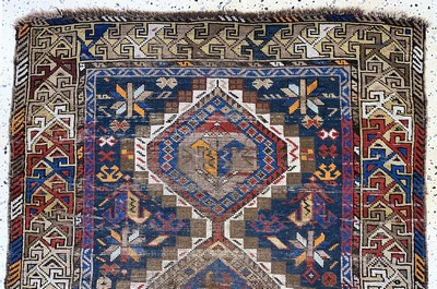27149057a - Kazak antik, Kaukasus, 19.Jhd, Wolle auf Wolle, ca. 130 x 100 cm, EHZ: 4 Schätzpreis: ...
