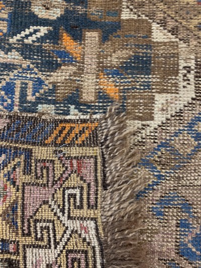 27149057d - Kazak antik, Kaukasus, 19.Jhd, Wolle auf Wolle, ca. 130 x 100 cm, EHZ: 4 Schätzpreis: ...