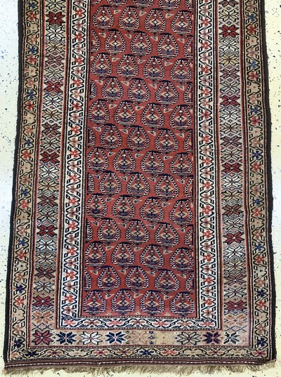 27149080d - Kordi´Dorfteppich´antik, Persien, um 1900, Wolle auf Baumwolle, ca. 353 x 98 cm, EHZ: ...