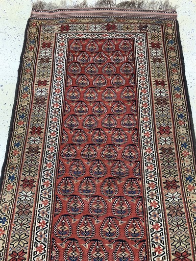 27149080f - Kordi´Dorfteppich´antik, Persien, um 1900, Wolle auf Baumwolle, ca. 353 x 98 cm, EHZ: ...