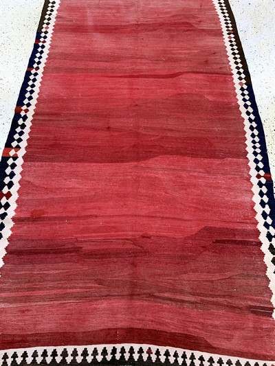 27149082d - Ghaschgai Kelim, Persien, Anfang 20.Jhd, Wolle auf Baumwolle, ca. 260 x 146 cm, EHZ: ...