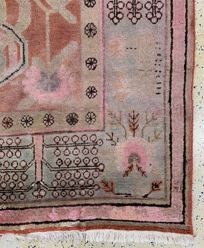 27149084d - Khotan alt, Torkestan, Anfang 20.Jhd, Wolleauf Baumwolle, ca. 265 x 172 cm, EHZ: ...