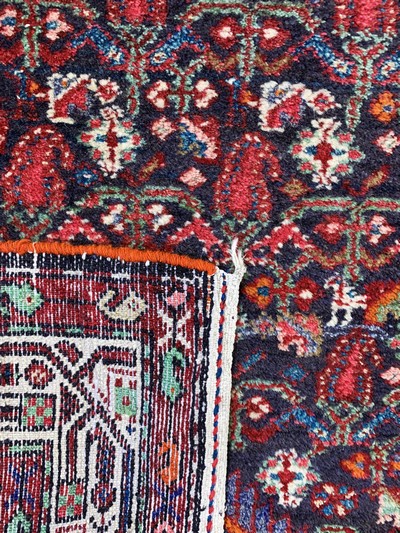 27149089e - Hosseinabad, Persien, Mitte 20.Jhd, Wolle auf Baumwolle, ca. 202 x 135 cm, EHZ: 2 ...