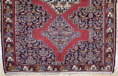 27149093b - Senneh Kelim, Persien, Mitte 20.Jhd, Wolle auf Baumwolle, ca. 152 x 125 cm, EHZ: 2 ...