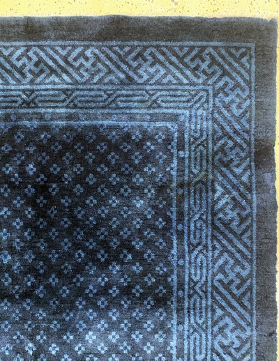 27149094d - Pao Tow antik, China, um 1900, Wolle auf Baumwolle, ca. 175 x 163 cm, Mottenfraß am ...