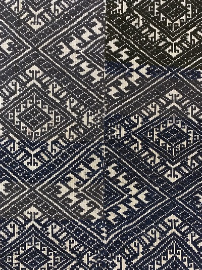 27149104c - Stickerei, Laos, Anfang 20.Jhd, Wollstickerei auf Stoff, ca. 143 x 88 cm, EHZ:2-3 ...