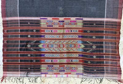 27149180c - ´Zeremonielles-Tuch´, Burma, Anfang 20.Jhd,Baumwolltuch mit Seide und Metall bestickt, ...
