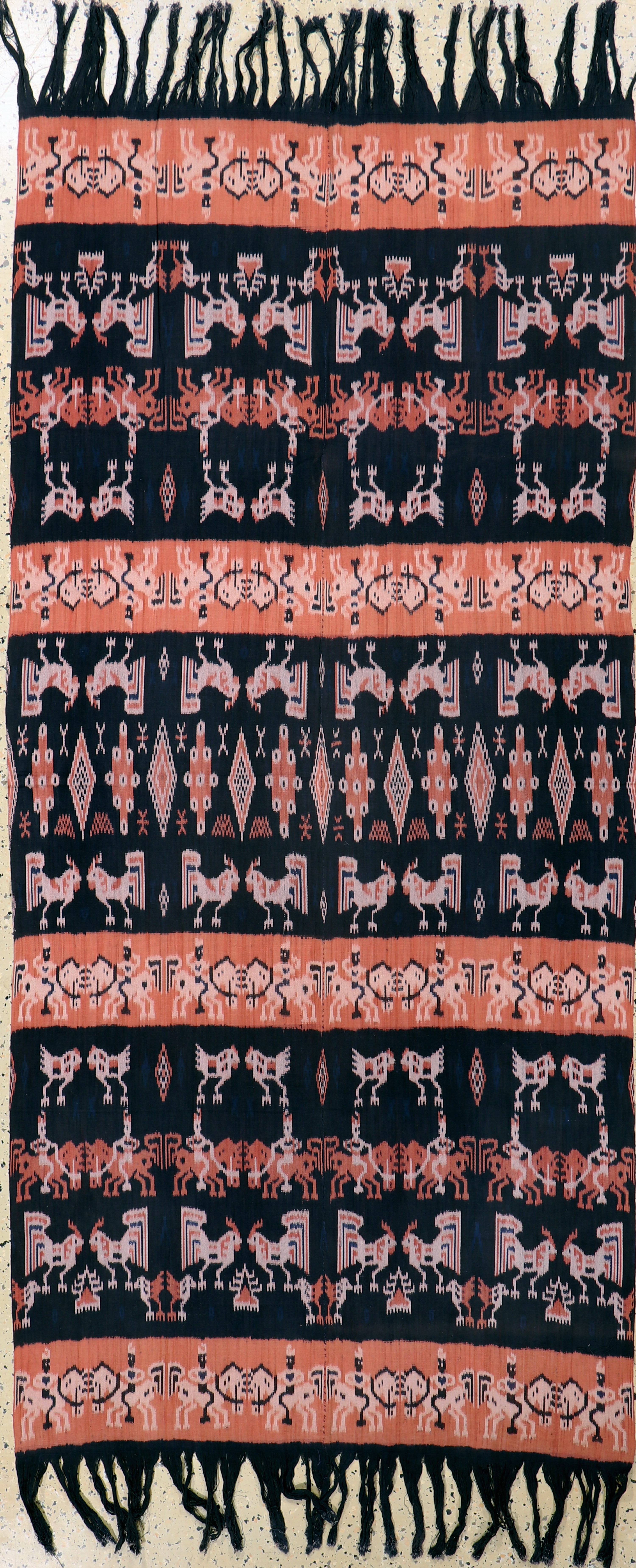 Image 27149275 - Sumba´Ikat´, Indonesien, Anfang 20.Jhd, Baumwolle, ca. 215 x 100 cm, EHZ: 2 ...