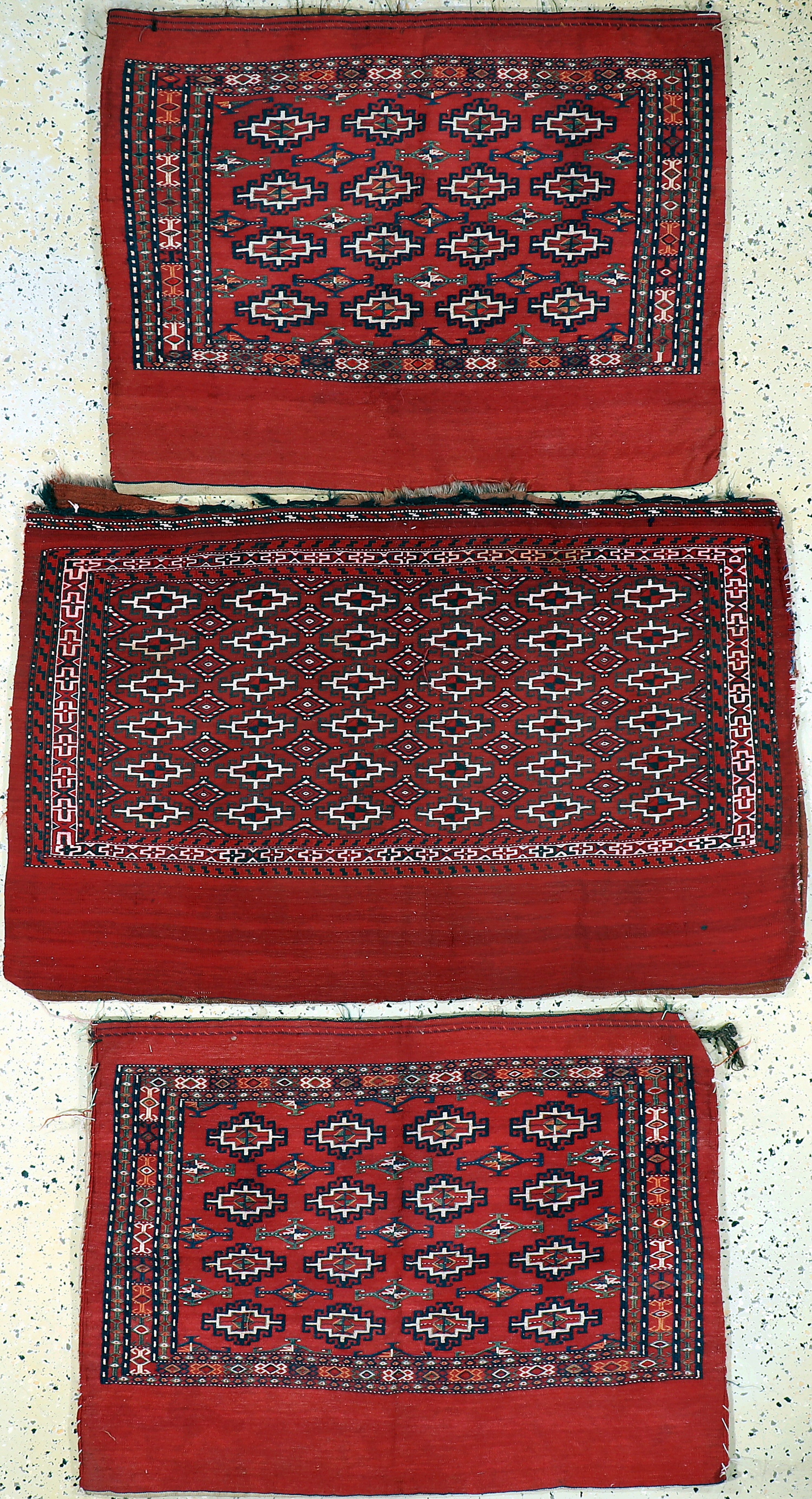 Image 27149296 - 3 Lots Tschowal, Turkmenistan, Mitte 20.Jhd, Wolle auf Wolle, ca. 127 x 80 cm, EHZ:2 ...
