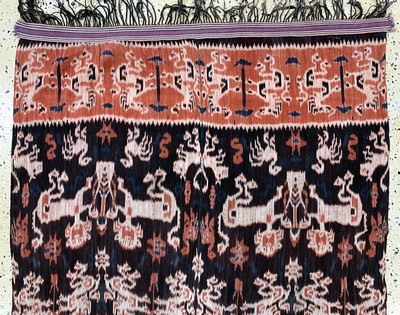 27149273a - Sumba´Ikat´, Indonesien, Anfang 20.Jhd, Baumwolle, ca. 240 x 114 cm, EHZ: 2 ...
