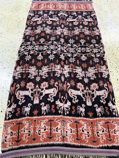 27149273d - Sumba´Ikat´, Indonesien, Anfang 20.Jhd, Baumwolle, ca. 240 x 114 cm, EHZ: 2 ...