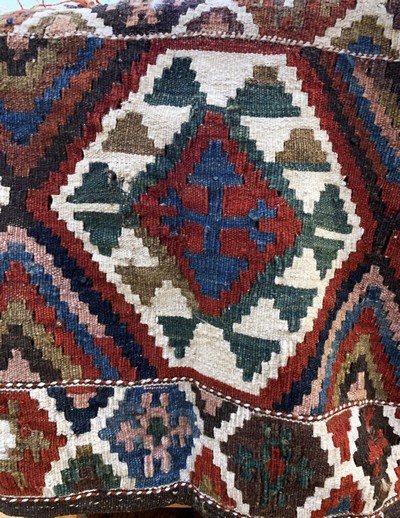 27149282c - Shahsawan´Mafrasch´, Persien, um 1900, Wolle auf Wolle, ca. 110 x 50 x 50 cm, EHZ: 3 ...