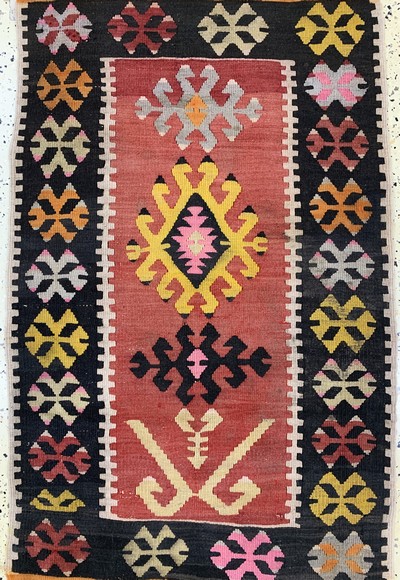 27149304a - 4 Yastik & Kilim, Turkey & Persia, early 20th century, wool on wool, approx. 110 x 65 cm, ...