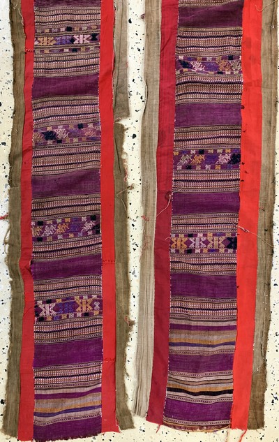 27149308d - Zeltband antik, Laos, um 1900, Baumwollstickerei, ca. 720 x 33 cm, EHZ: 3 Schätzpreis: ...