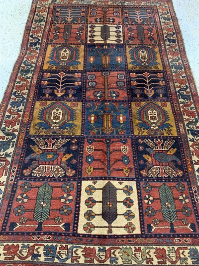 27149313d - Bachtiar alt, Persien, Anfang 20.Jhd, Wolleauf Baumwolle, ca. 235 x 142 cm, EHZ: 2-3 ...