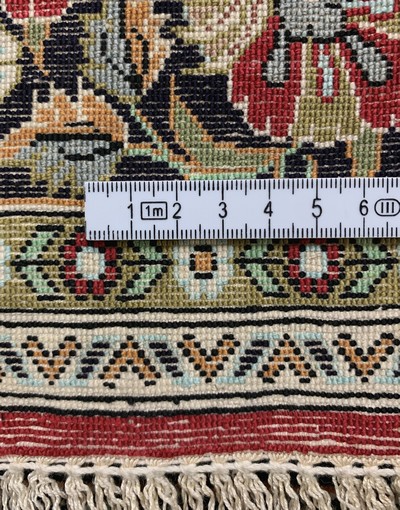 27149317d - Ghom Seide alt, Persien, Mitte 20.Jhd, reine Naturseide, ca. 127 x 76 cm, ...