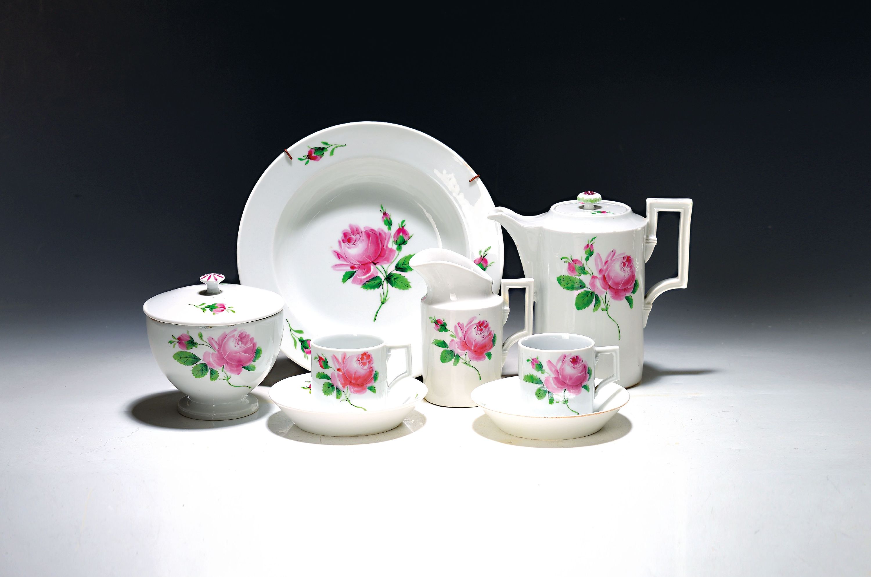 Image 27149506 - Konvolut Porzellan, Meissen, 19. Jh., Dekor rote Rose, klassizistische Form, Kanne, ...