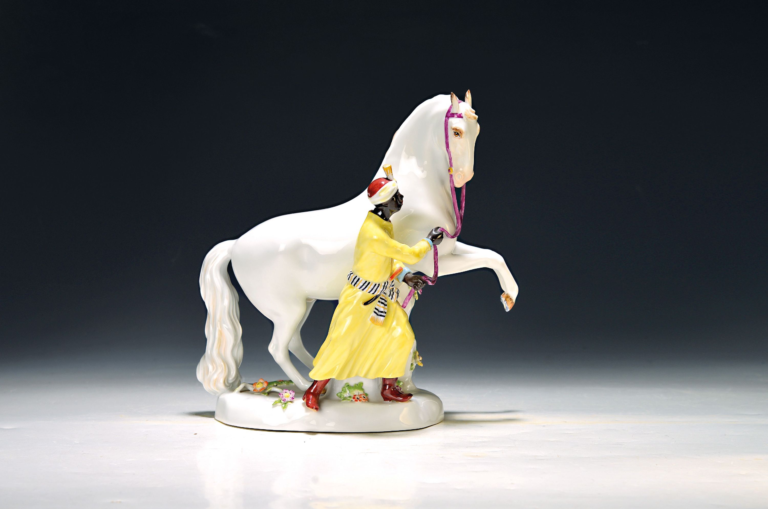 Image 27149550 - Porzellanfigur Pferdebändiger, Meissen, nach 1945, 2. Wahl, Entw. J.J. Kaendler um ...