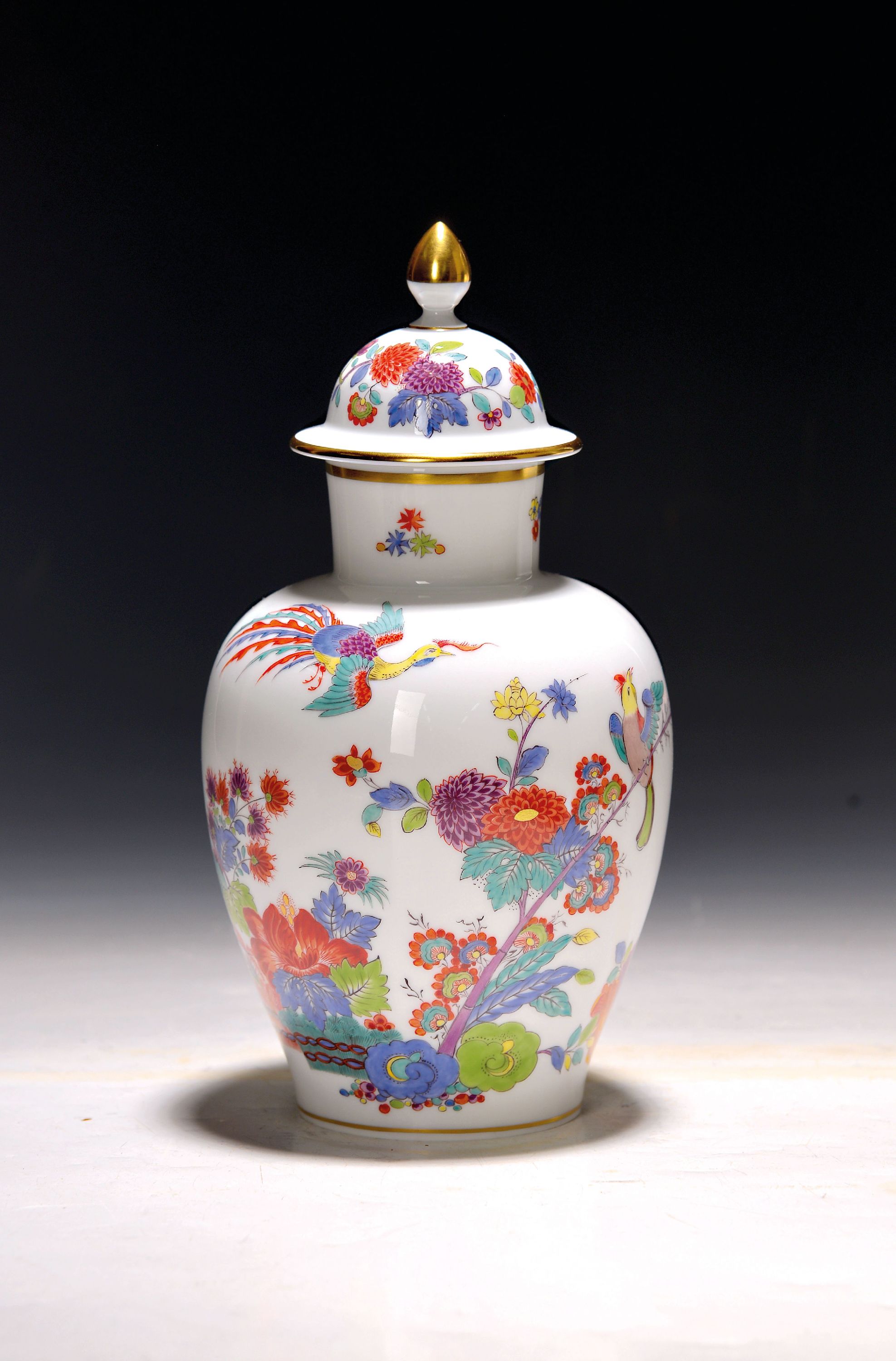 Image 27149556 - Deckelvase mit indischer Fels-, Blumen- und Vogelmalerei, Meissen, nach 1945, 2. Wahl, ...