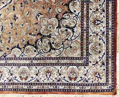 27149594a - Ghom Seide, Persien, Mitte 20.Jhd, reine Naturseide, ca. 300 x 200 cm, verfärbt, EHZ: ...