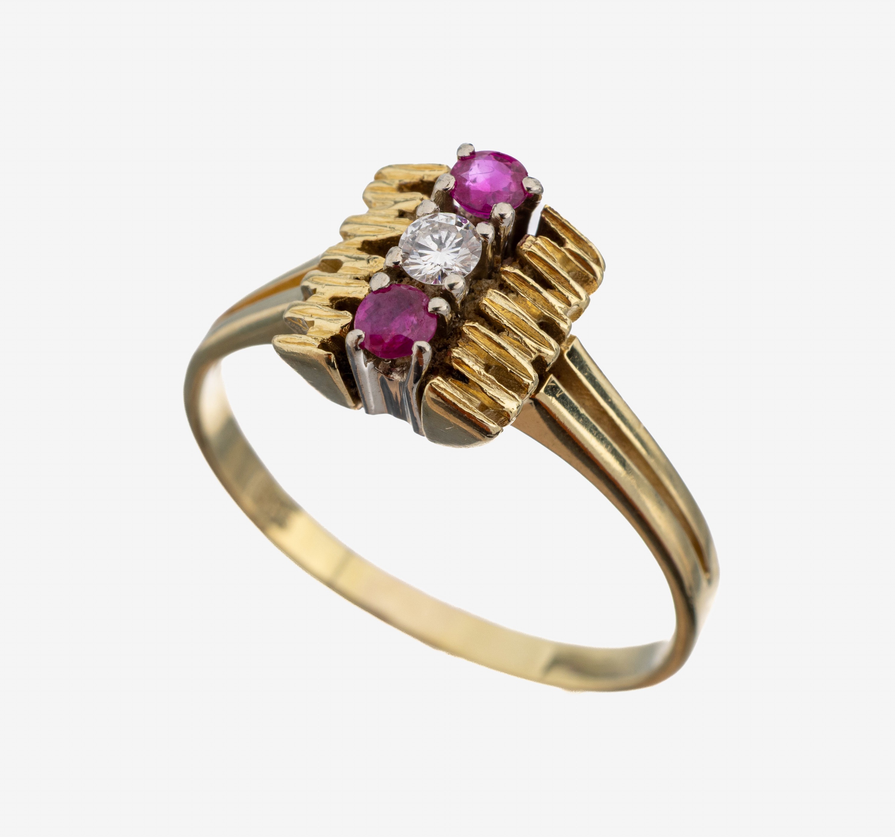 Image 27149804 - 14 kt Gold Rubin-Brillant-Ring, 1950er-60er Jahre, GG 585/000, 2 rundfacett. Rubine ...